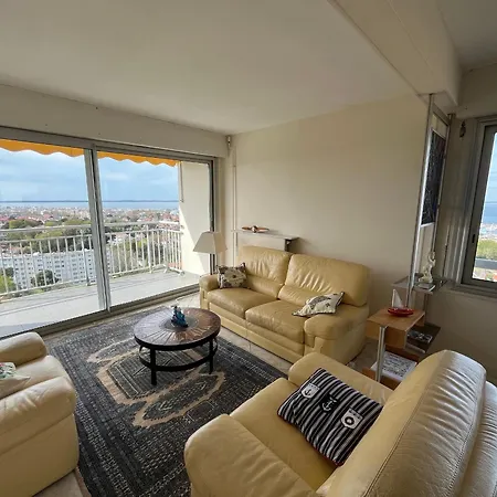 Apartment Spacieux Avec Vue Imprenable, Parking Prive - Fr-1-319-374 *